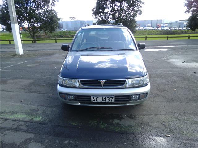 Mitsubishi chariot 1996