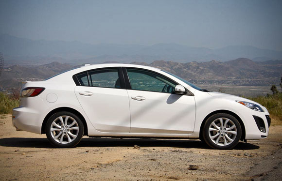 Mazda 3 16L Sedan