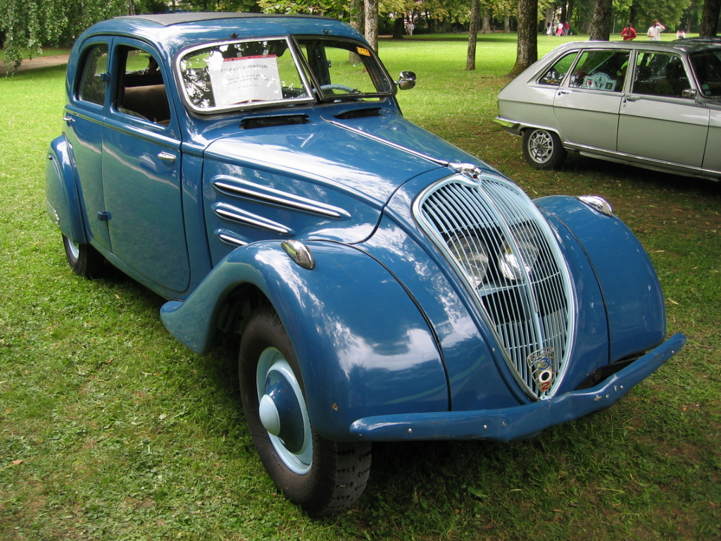 Peugeot 302