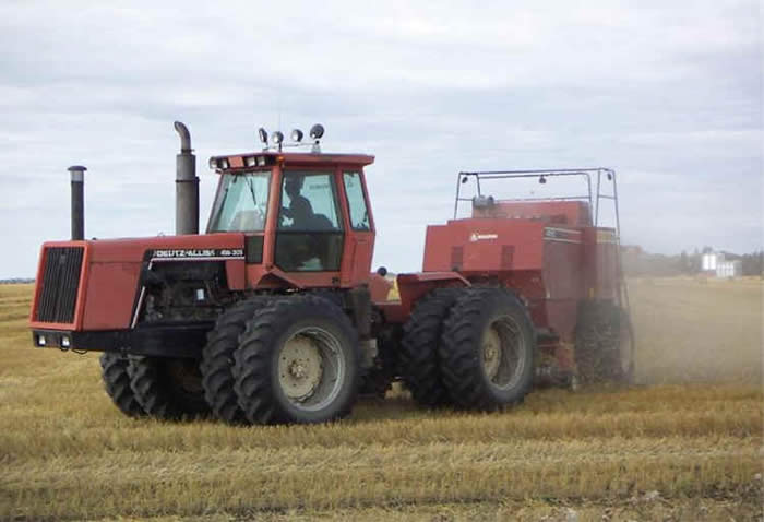 Allis-Chalmers Two-Twenty