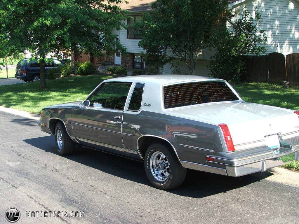 Oldsmobile Cutlass Salon