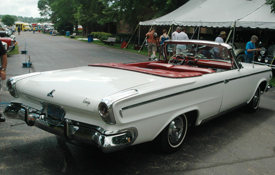 Dodge 880 Custom conv