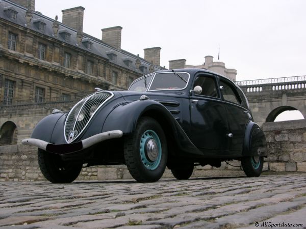 Peugeot 302