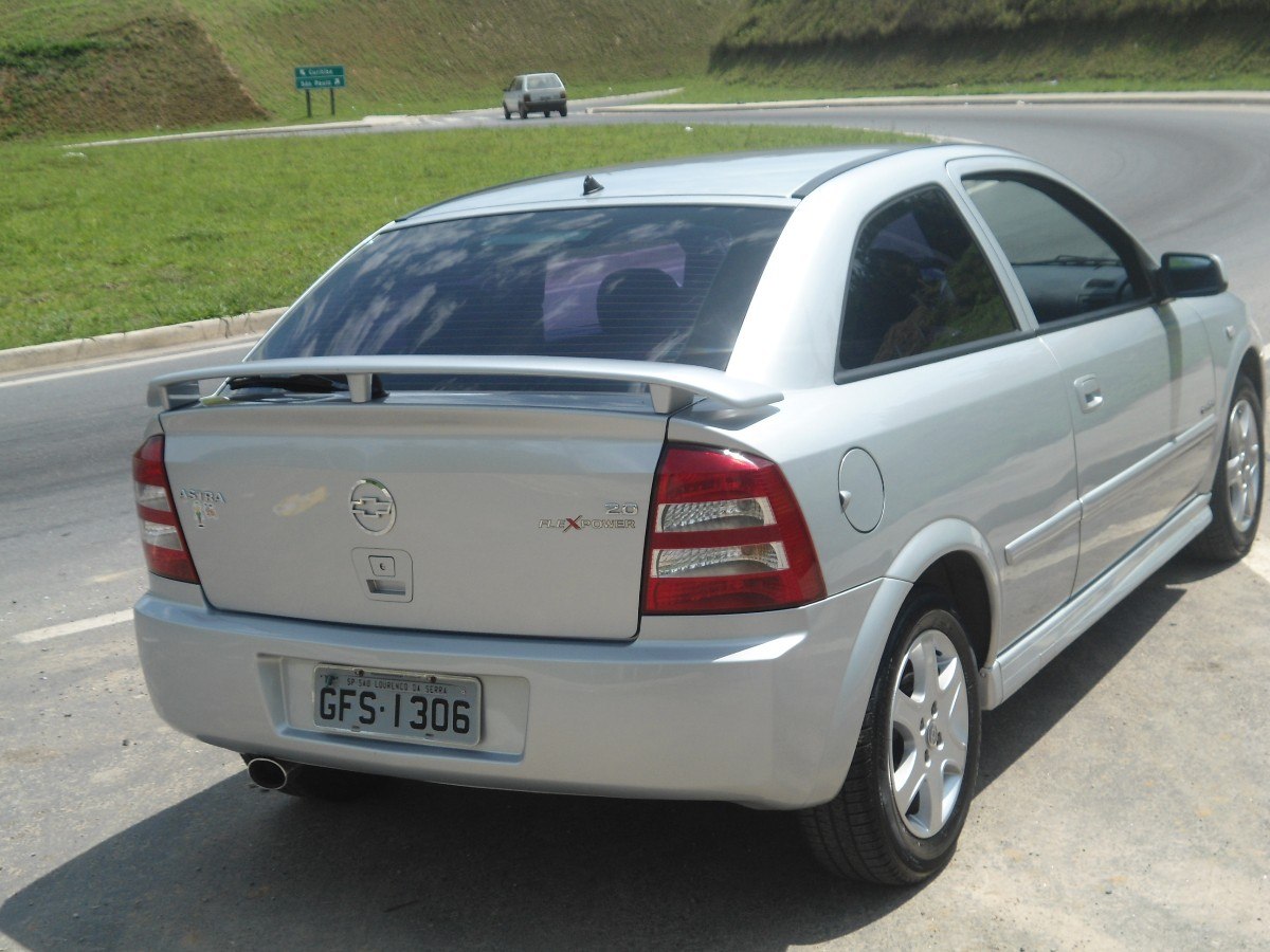 Chevrolet Astra Hatch 20