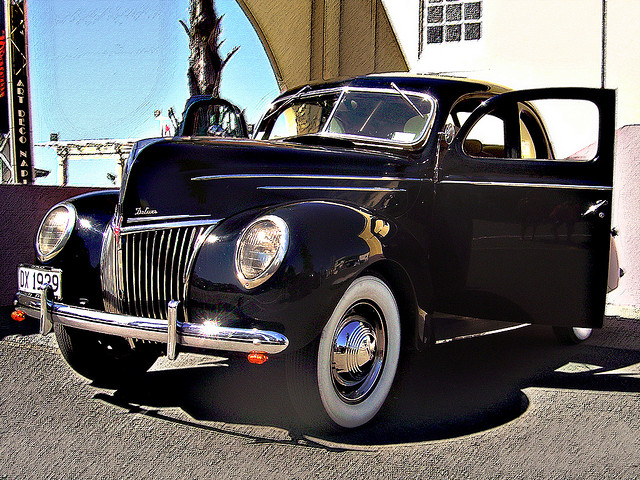 Ford V8 Deluxe Coupe