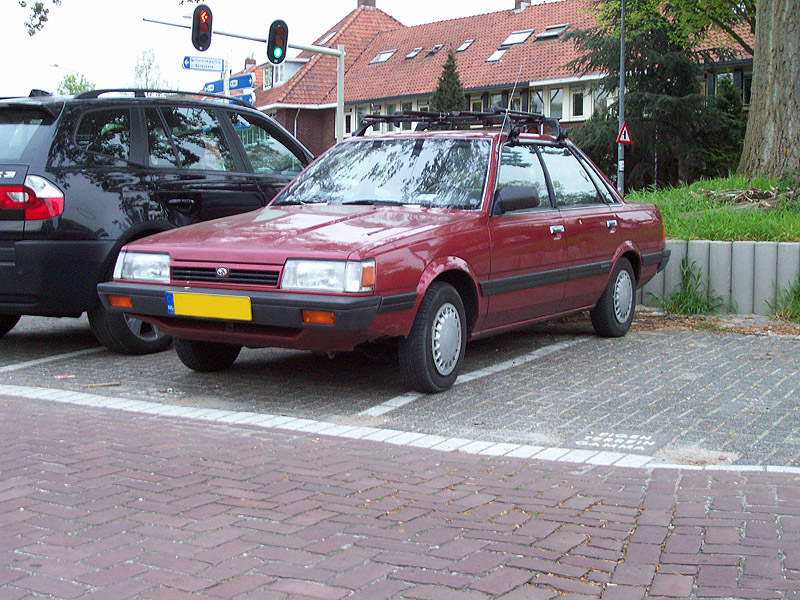 Subaru 16 DL Sedan