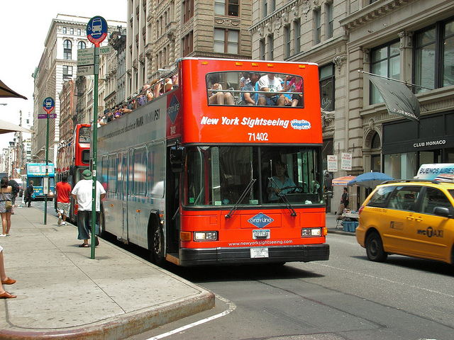 Gillig H2000LF