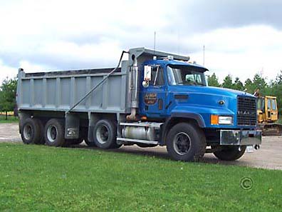 Mack CL700