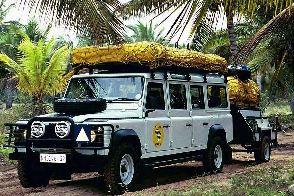 Land Rover Defender 147