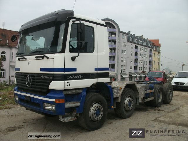 Mercedes-Benz Actros 3240