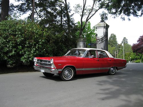 Ford Fairlane 500 4-dr Sedan