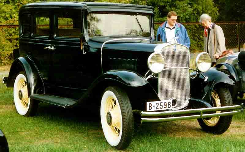 Chevrolet Independence Standard sedan