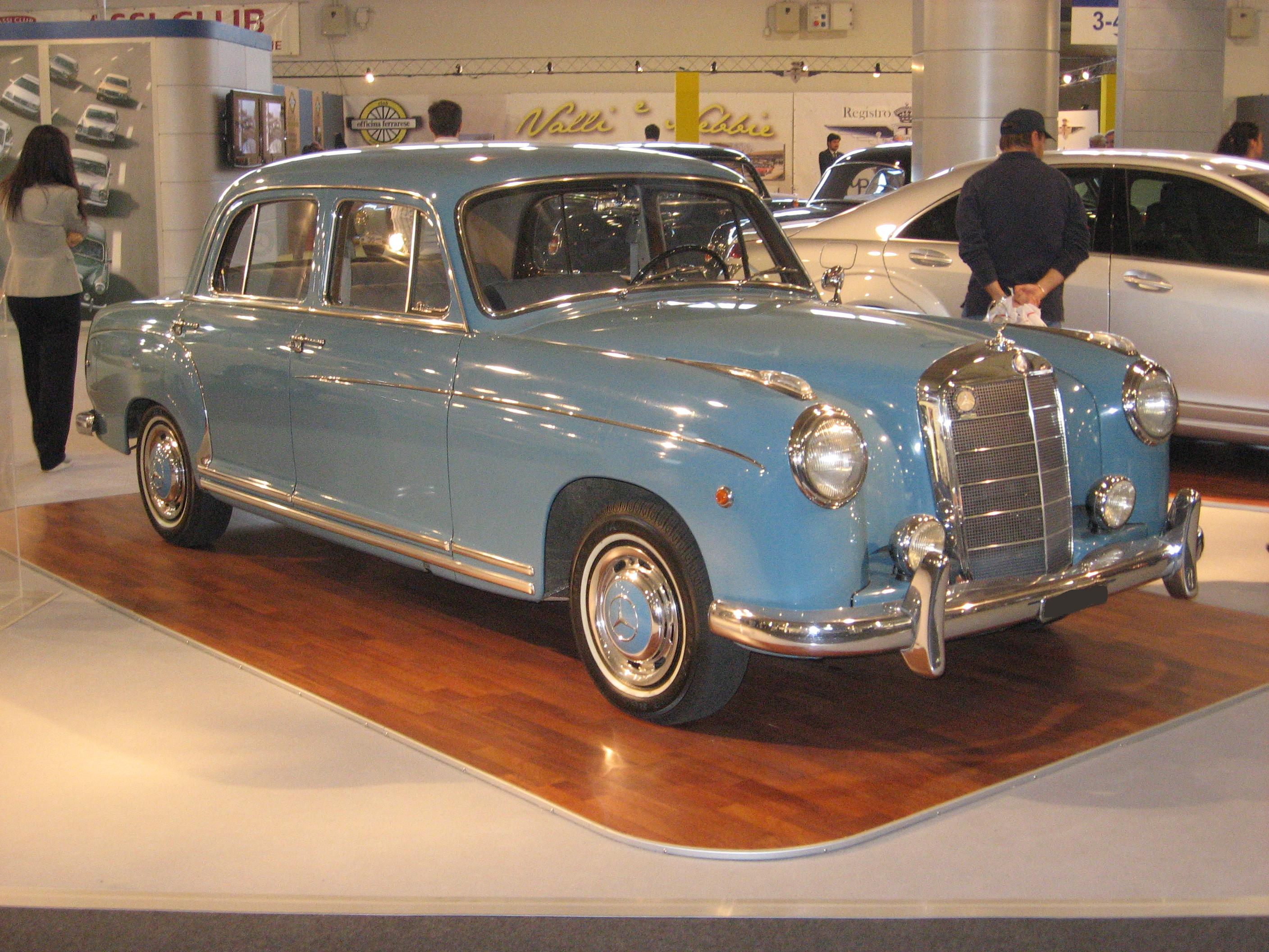 Mercedes-Benz 220s