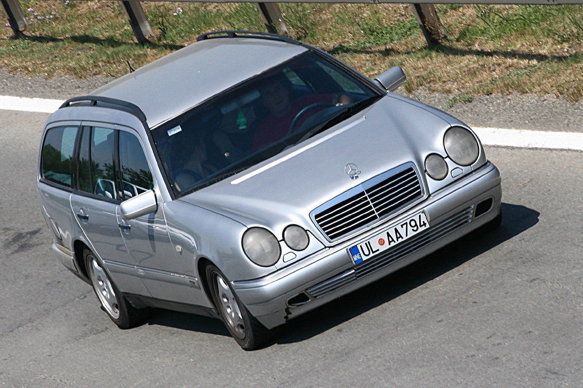 Mercedes-Benz E320 T