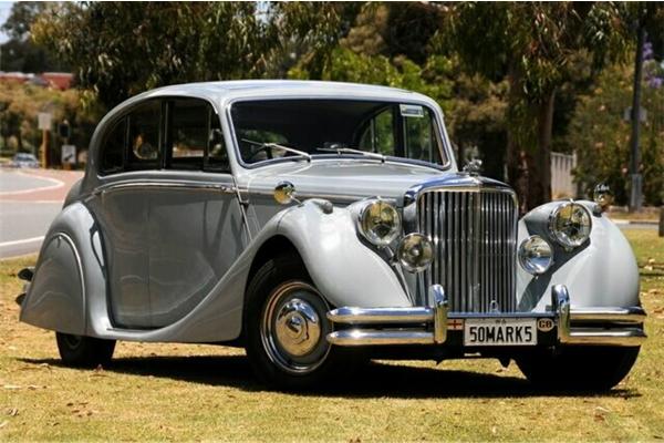 Jaguar Mk V sedan