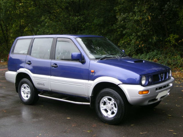 Nissan Terrano 30 SE-V6