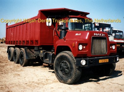 Mack DM600