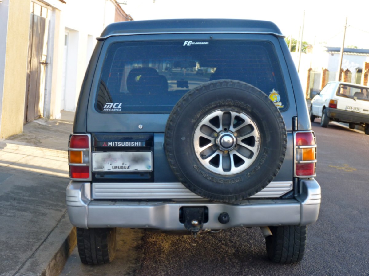 Mitsubishi Montero GLS 25 TDi