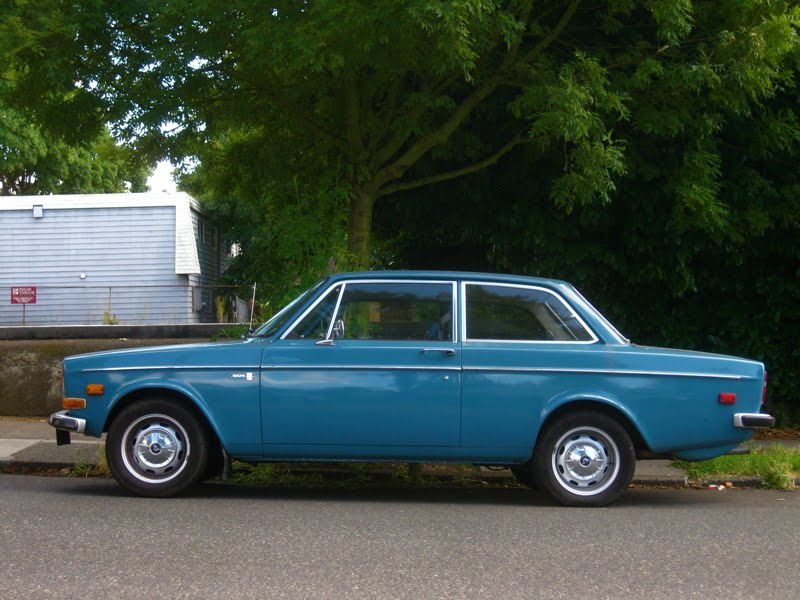 Volvo 142S