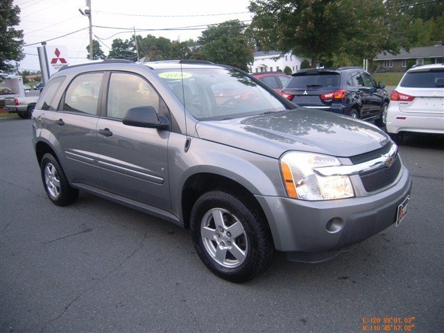 Chevrolet Equinox LS 34