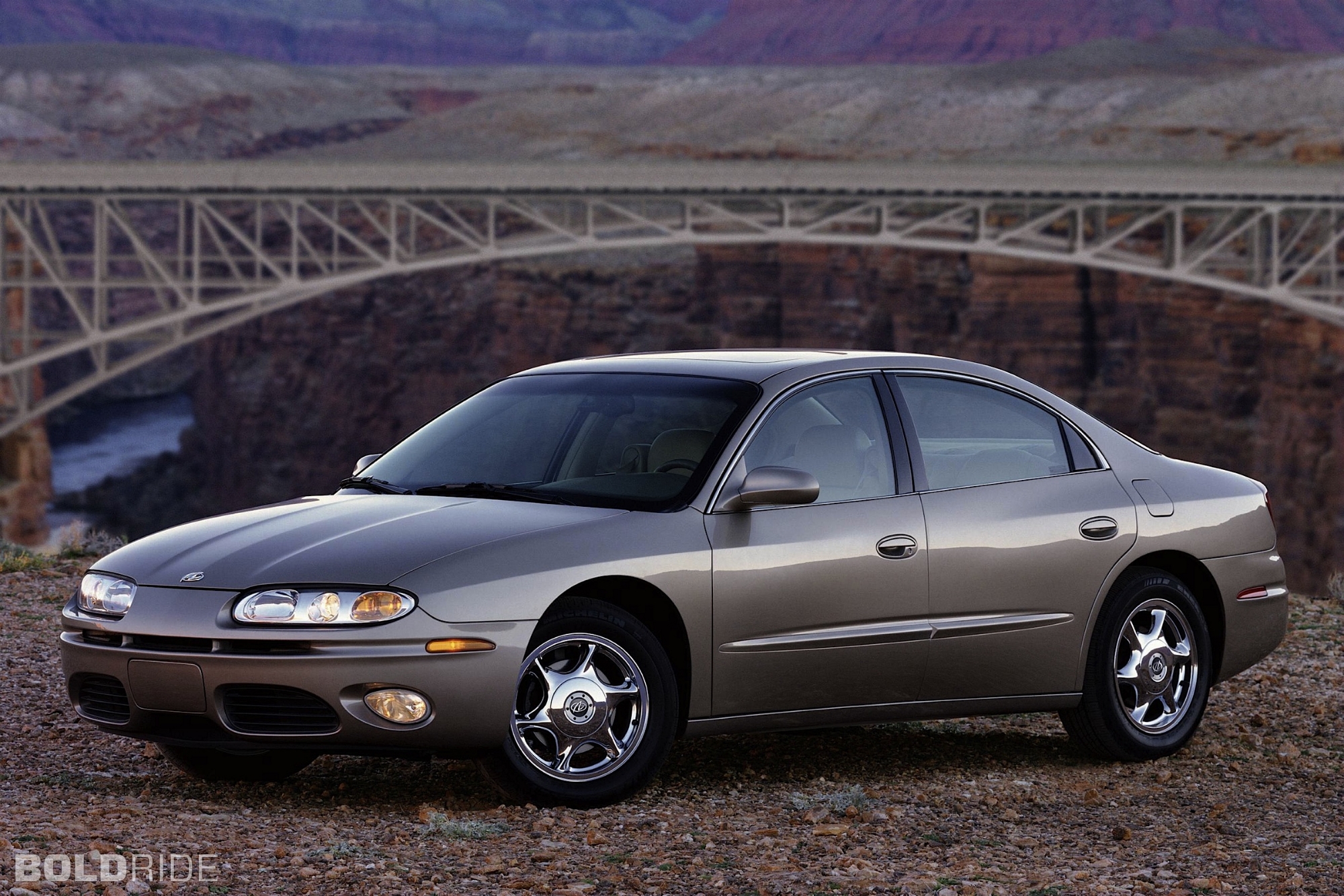 Oldsmobile Aurora