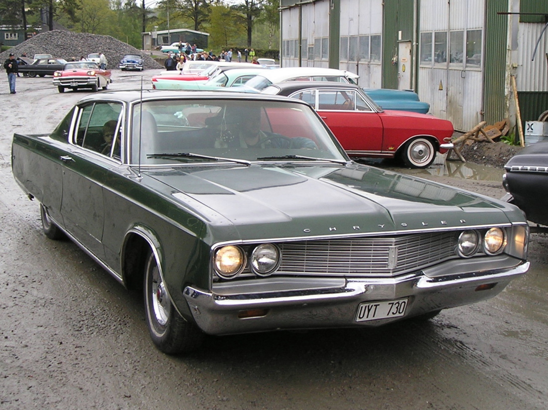 Chrysler Newport 2dr HT