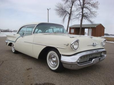 Oldsmobile Super 88 Holiday 4dr