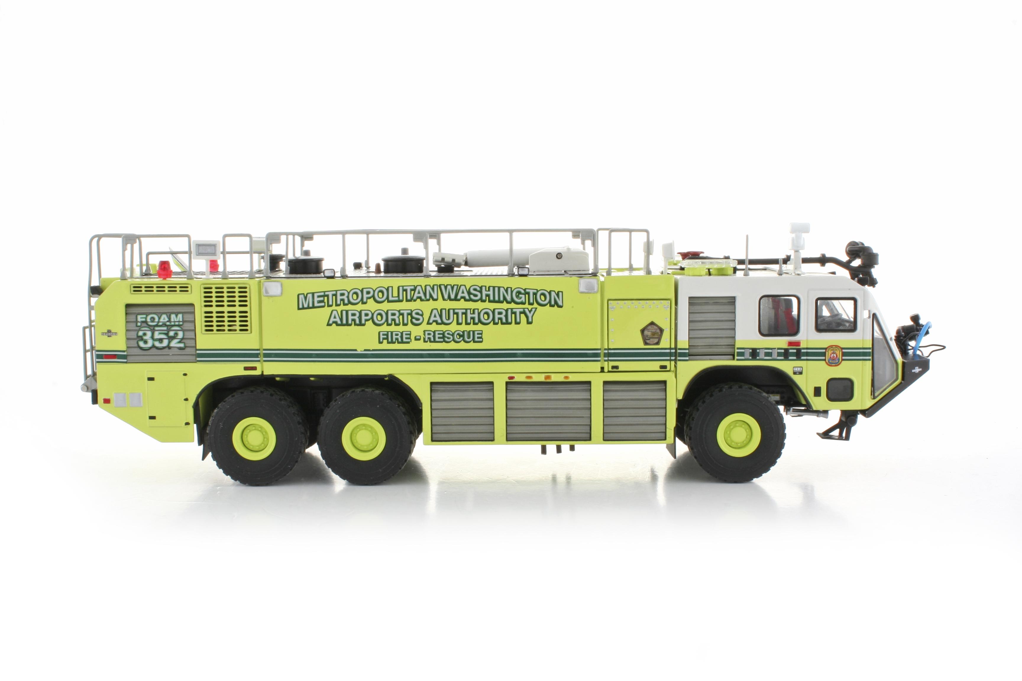 Oshkosh Striker 3000