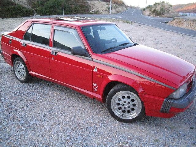 Alfa Romeo 75 Milano