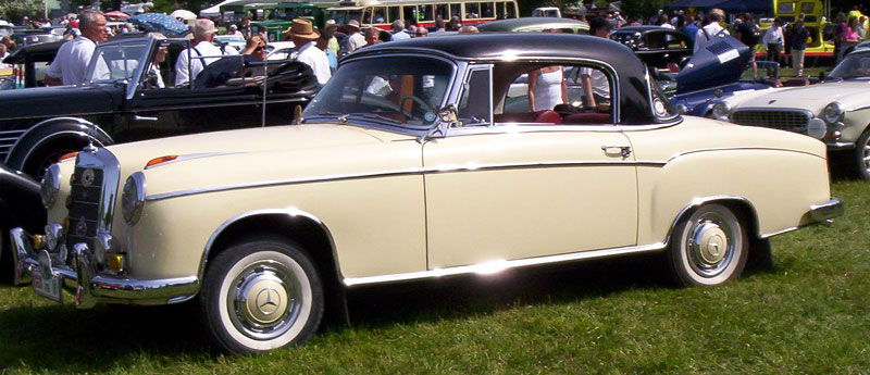 Mercedes-Benz 220S coupe