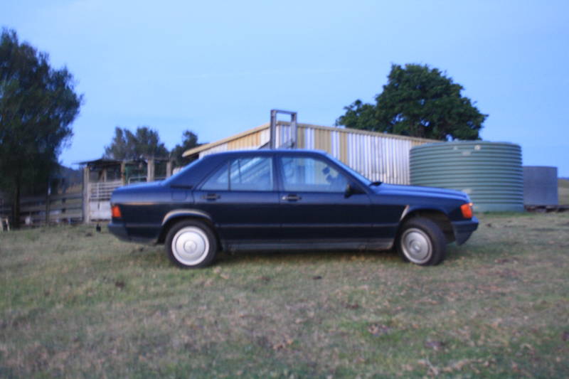 Mercedes-Benz 190 Sedan