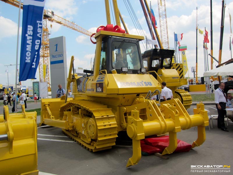 Komatsu 65E