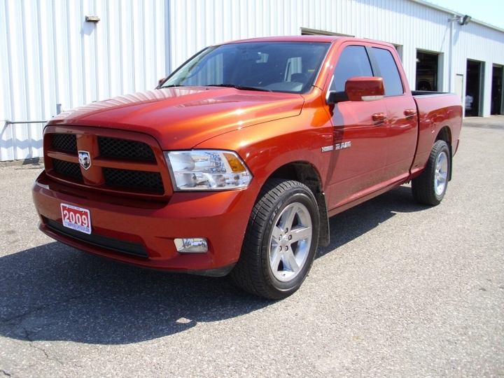 Dodge Ram Hemi 57 Liter Sport Quad Cab