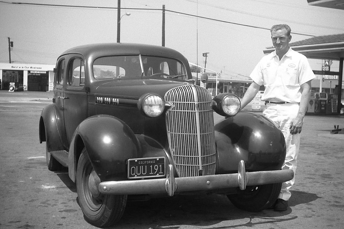 Oldsmobile L-36 Sedan