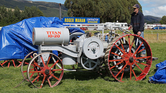 International Harvester Titan 10-20