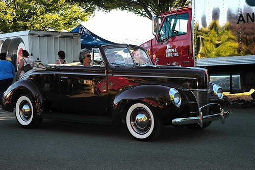 Ford Deluxe Convertible