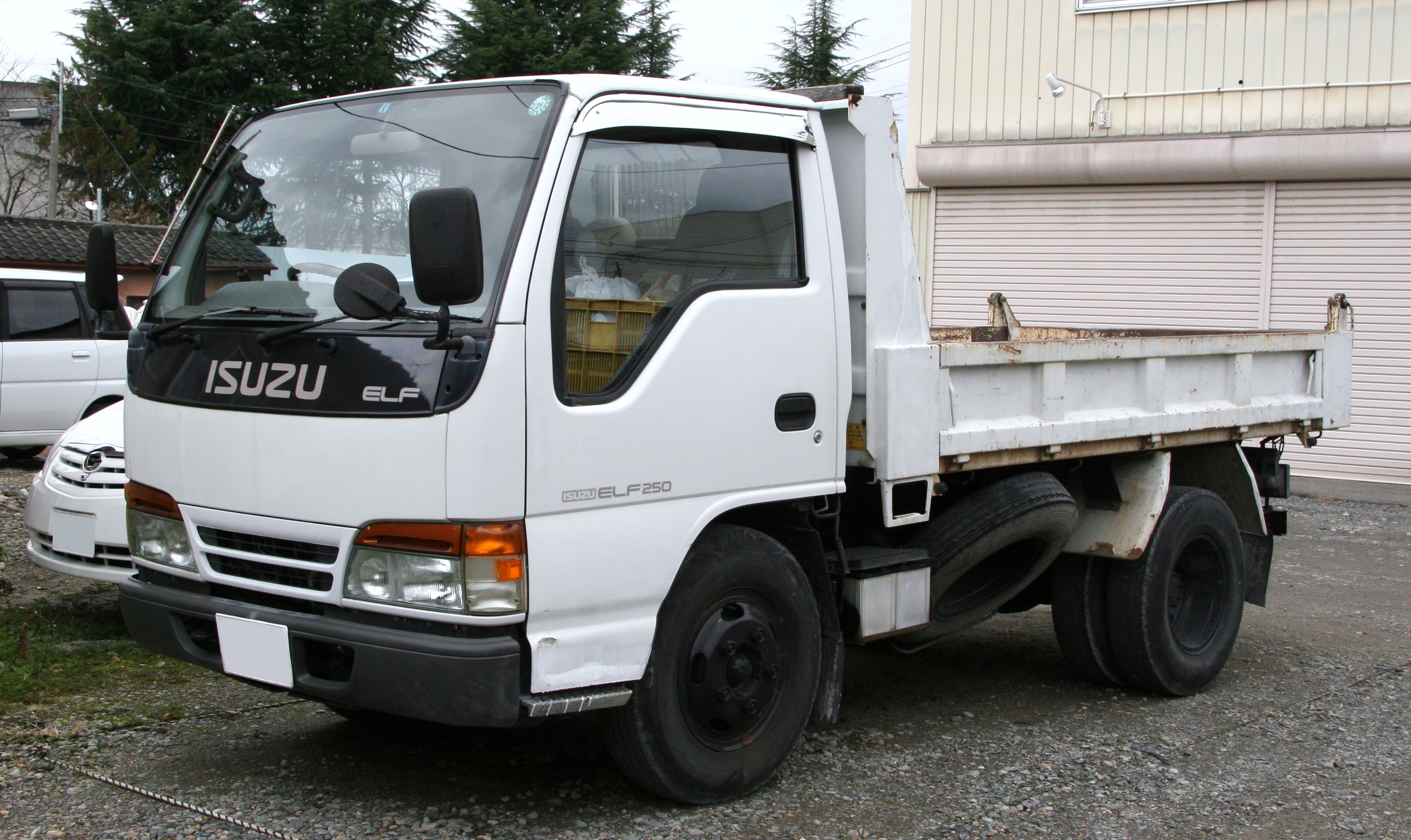 Isuzu ELF