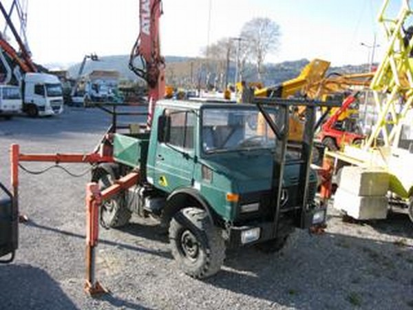 Mercedes-Benz Unimog 1200