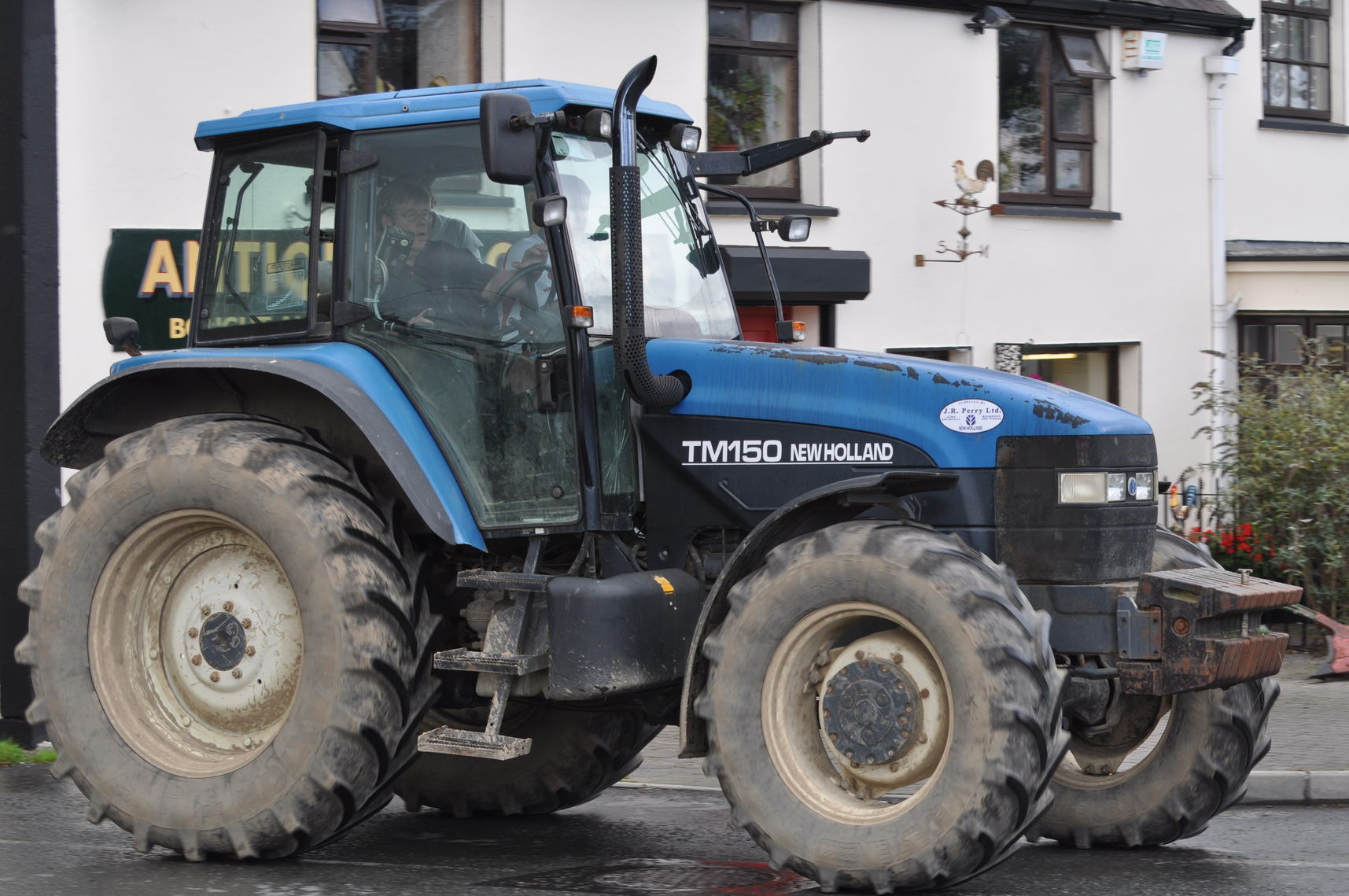 New Holland TM150