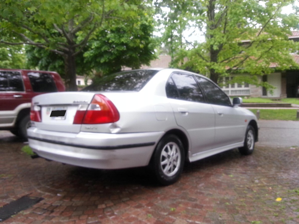 Mitsubishi Lancer GLXi 16