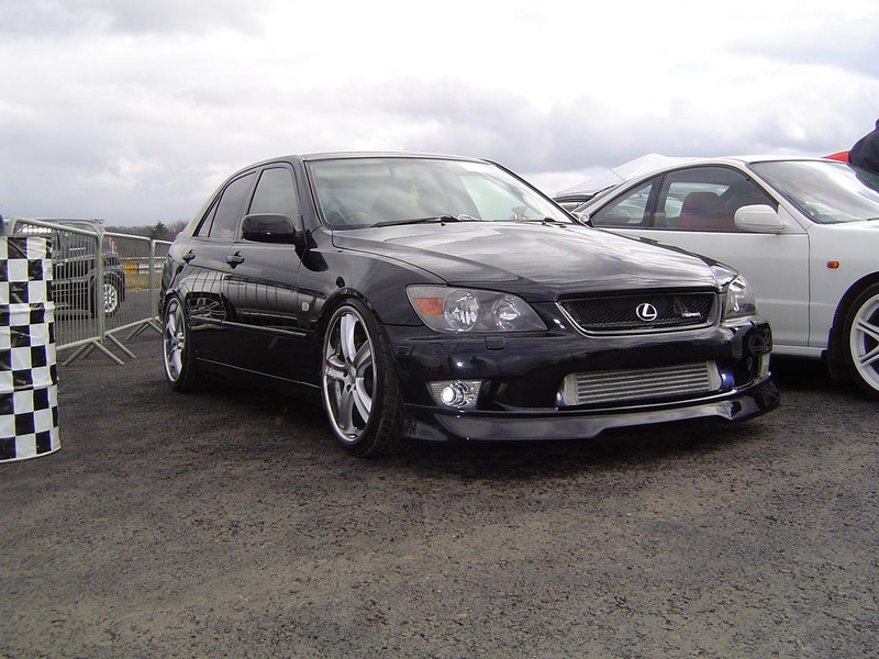 Lexus IS200