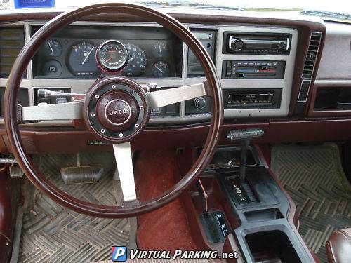 Jeep Comanche Laredo pickup