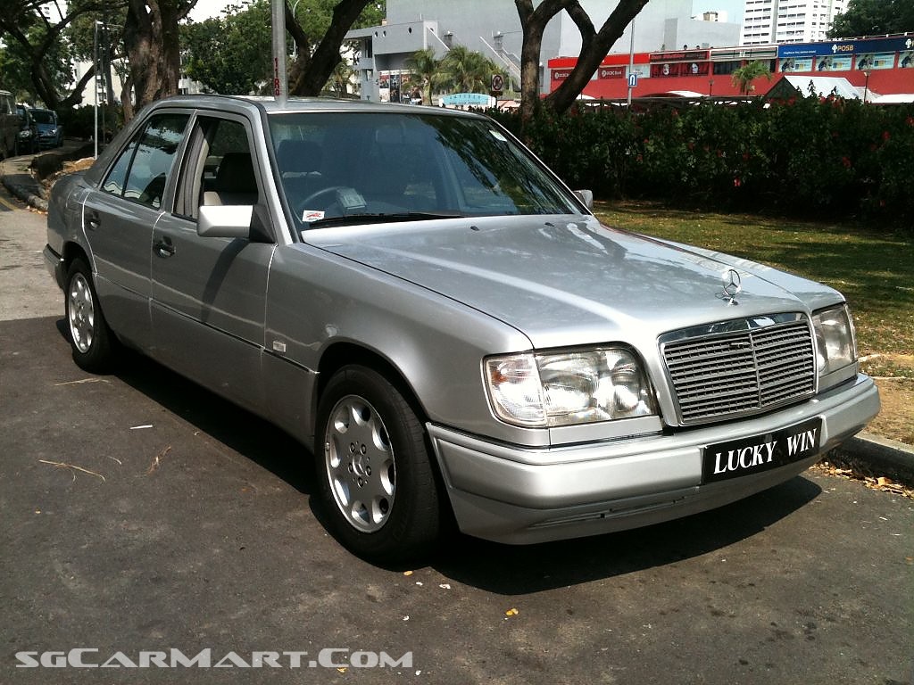 Mercedes-Benz E200