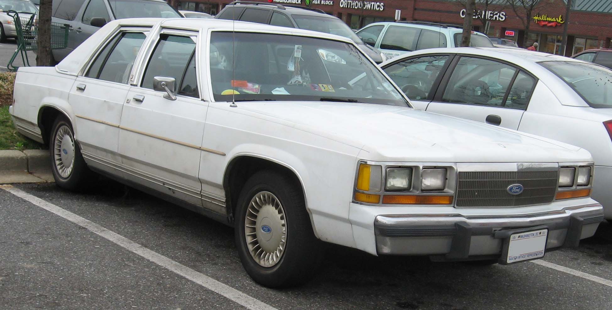 Ford LTD Sedan Ford LTD Sedan