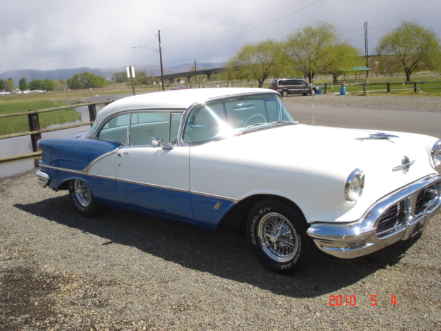 Oldsmobile 88 2dr HT