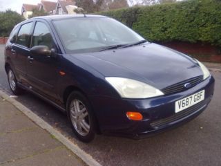 Ford Focus LX 16