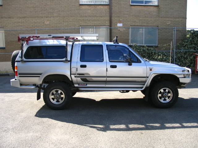 Toyota Hilux Crew Cab