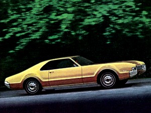 Oldsmobile Toronado Deluxe