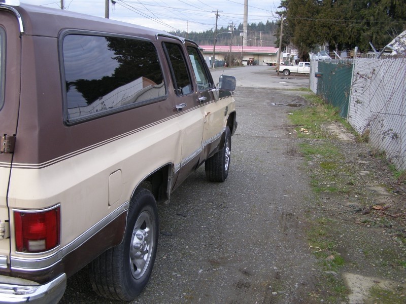 Chevrolet Silverado Suburban 20