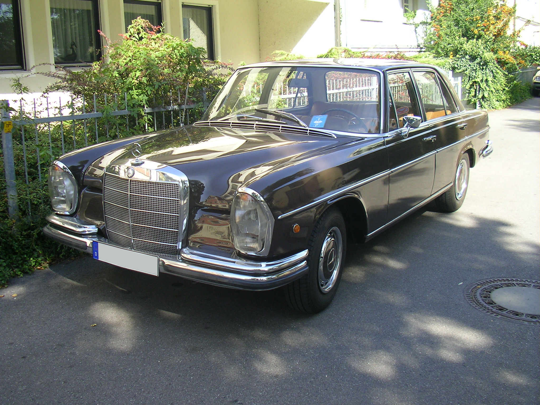 Mercedes-Benz 250 S Sedan